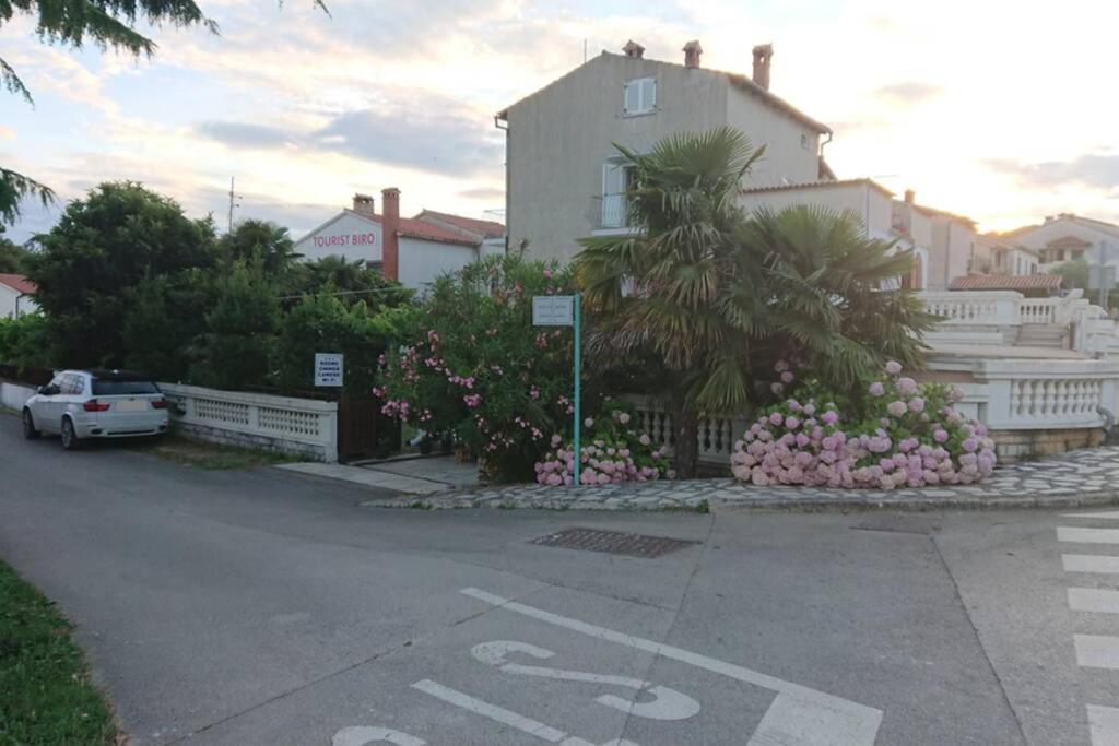 Near - Marica - Rovigno